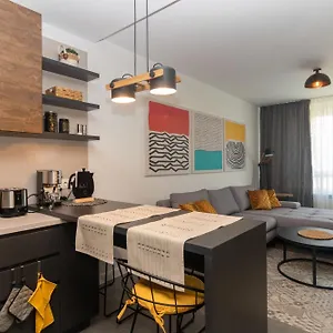  Apartment Contemporary Charm In Old